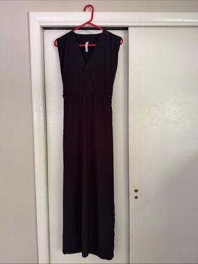 Athleta Black Sleeveless V-Neck Maxi Dress